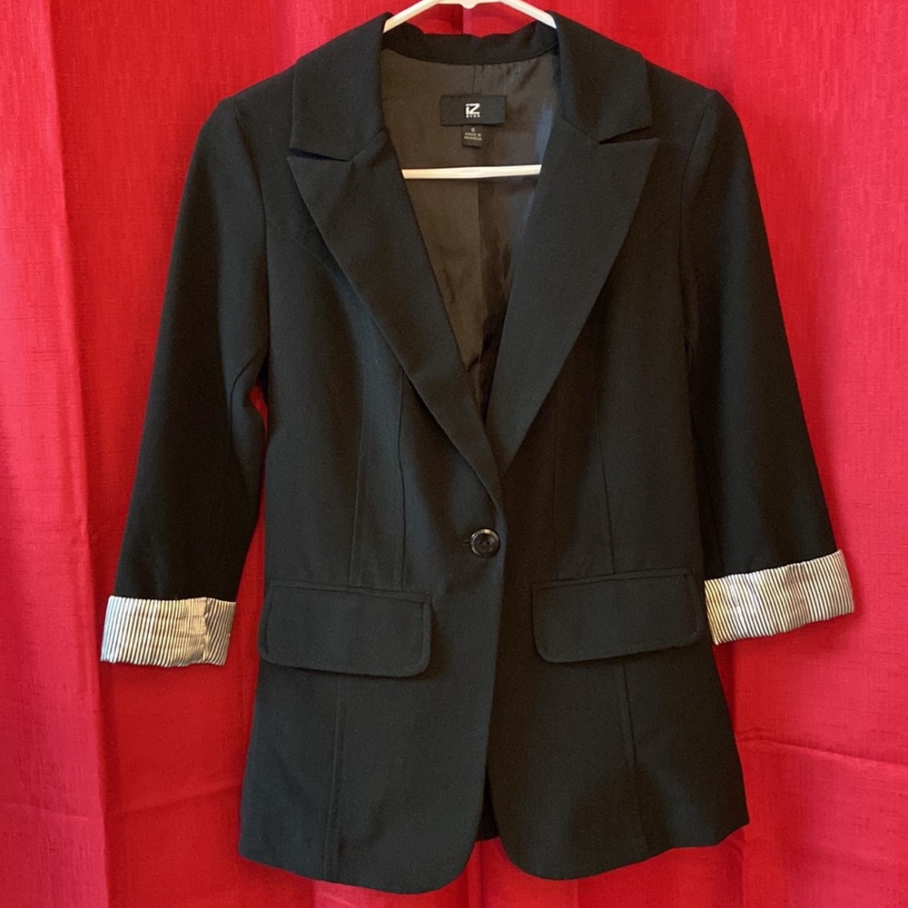 Donated IZ Byer Womens Blazer Striped Cuffs Single Button Size small (juniors) - Picture 1 of 12